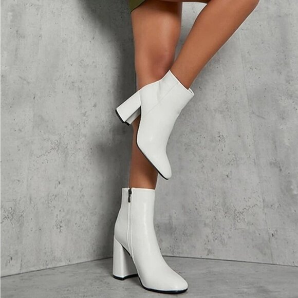 SHEIN Shoes - SHEIN White Chunky Heel Round Toe Ankle Block Booties Women’s Size 8